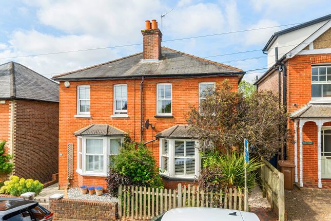 3 bed property, in Godalming, £585,000