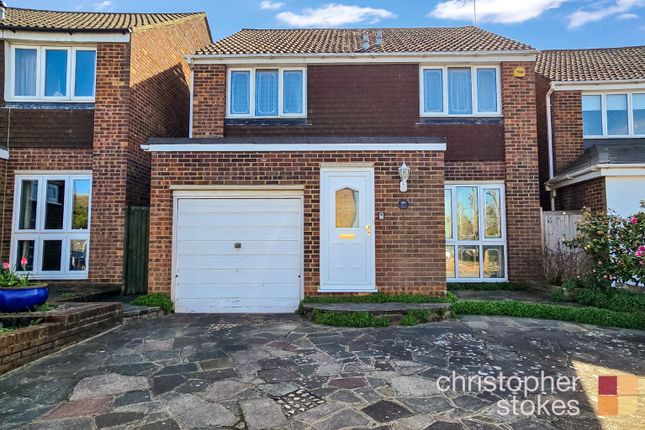 4 bed property, in Oakdene, £600,000