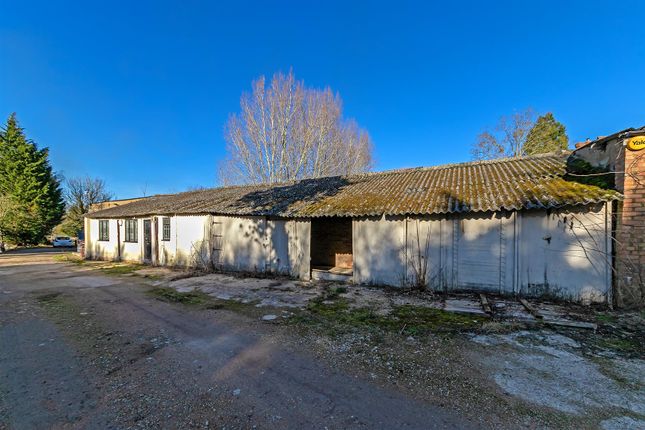 Studio, in Sewell, £800,000