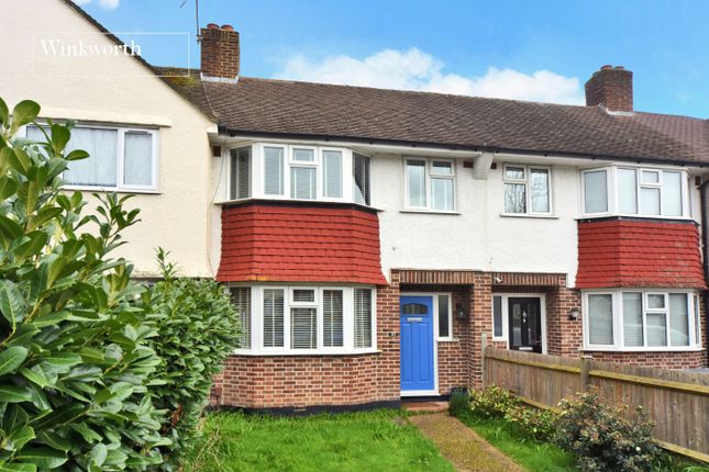 3 bed property, in Kingshill Avenue, £465,000