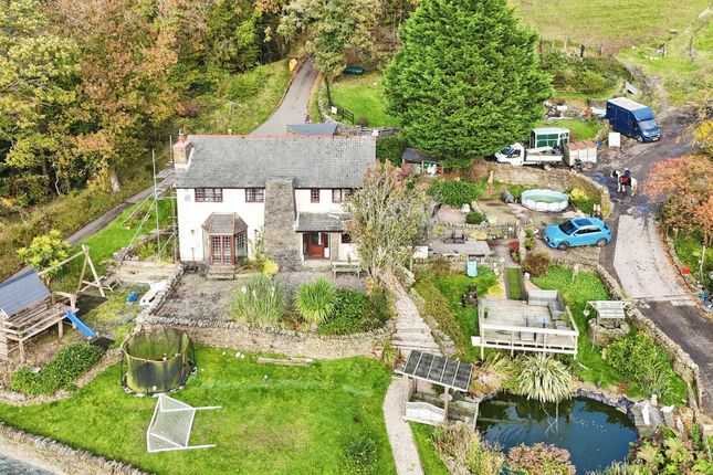 5 bed property, in Gilfach Glyd Farm, £450,000