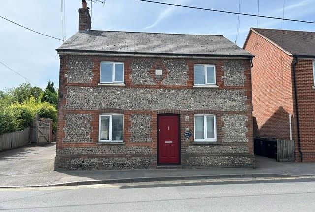 1 bed property, in Andover Road, £92,500