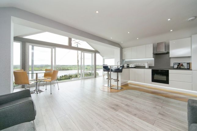 2 bed property, in Helen Terrace, £260,000