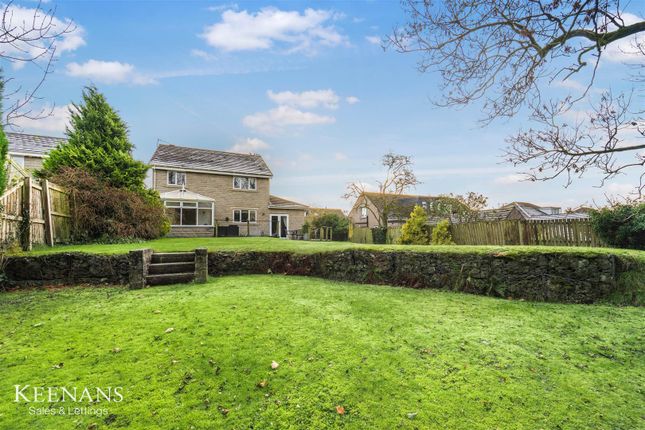 4 bed property, in Dorset Drive, £525,000