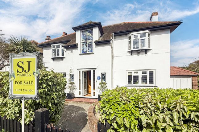 3 bed property, in High Street, £849,995