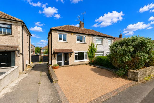 3 bed property, in Grove House Crescent, £180,000