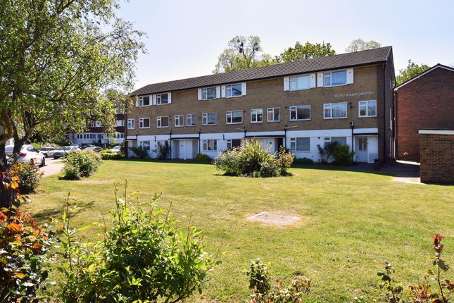 2 bed property, in Abbey Park, £335,000
