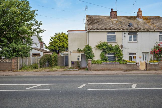 2 bed property, in Scratby Road, £155,000