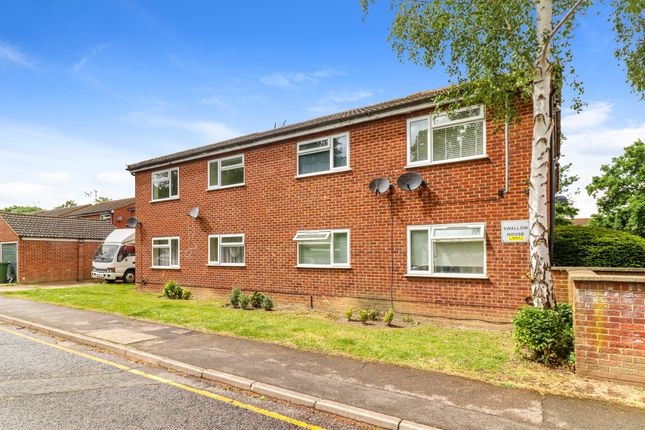 1 bed property, in Swallow House, £215,000