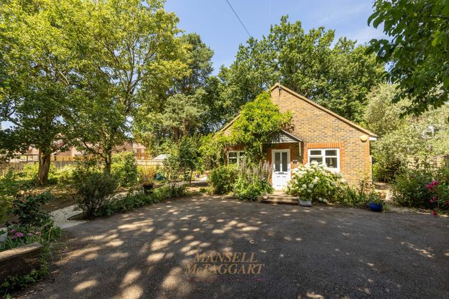 3 bed property, in Horsham Road, £575,000