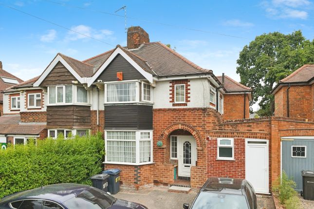 3 bed property, in Warwick Road, £360,000