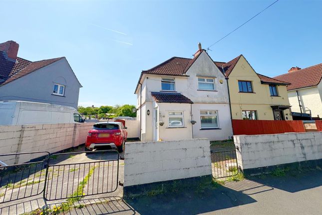 3 bed property, in Stockwood Crescent, £375,000
