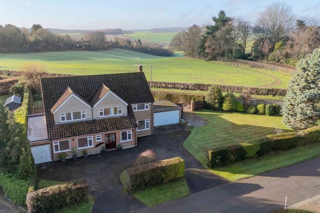 5 bed property, in Doggetts Wood Lane, £1,675,000