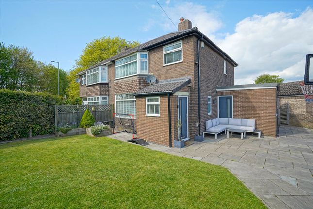 3 bed property, in Warren Road, £300,000