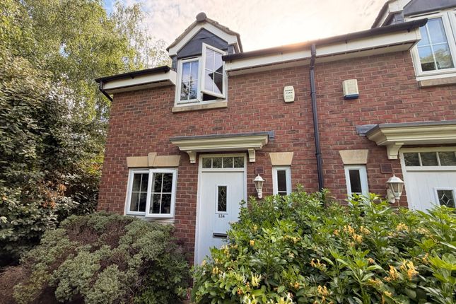 2 bed property, in Skye Close, £165,000