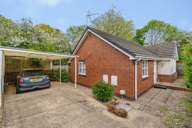 2 bed property, in Redhill Road, £270,000