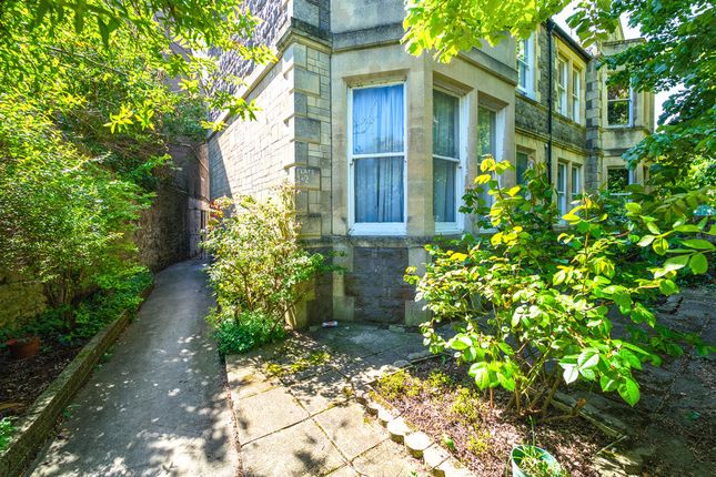2 bed property, in Lovers Walk, £199,950
