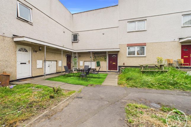 1 bed property, in Holborn Gardens, £105,000