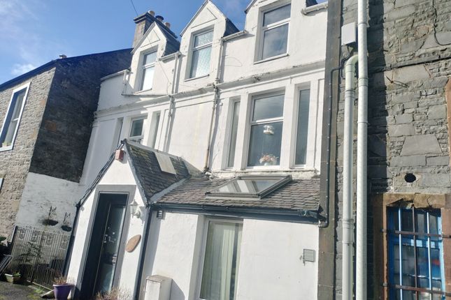3 bed property, in Star Street, £135,000