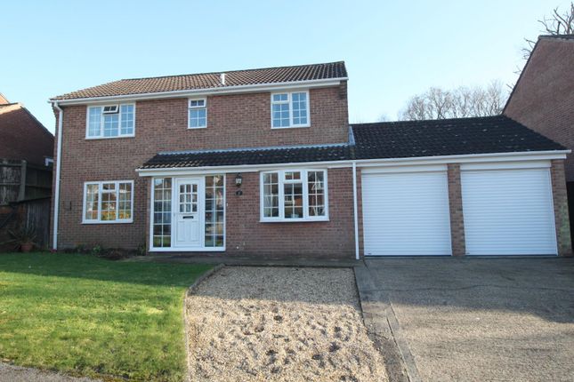 4 bed property, in Abbeyfields Close, £625,000