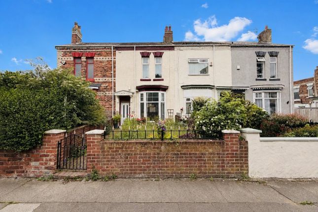 3 bed property, in South Parade, £120,000
