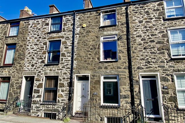4 bed property, in New Street, £159,995