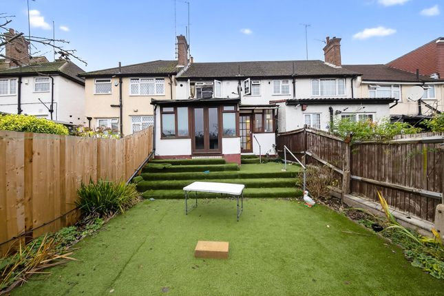 3 bed property, in Coles Green Road, £625,000