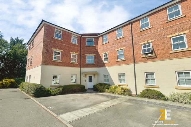 2 bed property, in Cysgod Y Bryn, £125,000
