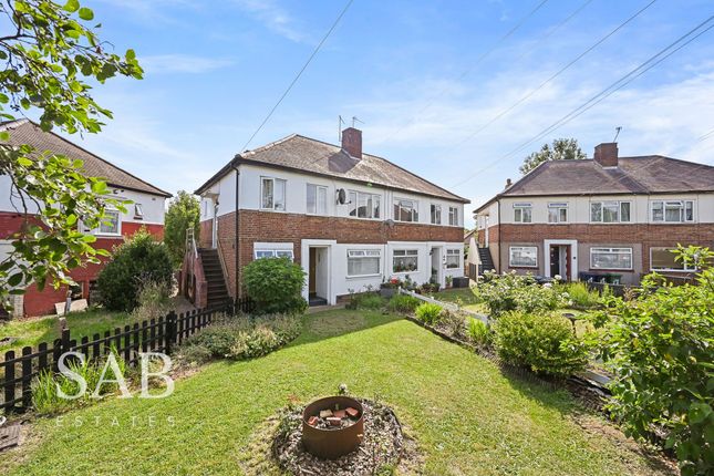 2 bed property, in Beechwood Avenue, £295,000