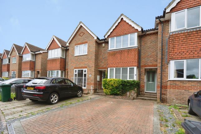3 bed property, in Tower Gate, £550,000
