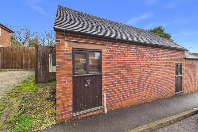 1 bed property, in Main Street, £75,000