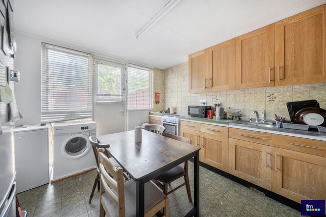 3 bed property, in Westacott Close N19, £625,000