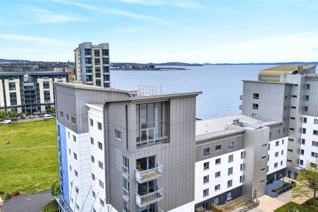 3 bed property, in 6/28 Western Harbour Terrace, £300,000