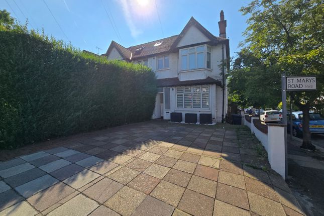 3 bed property, in Highfield Avenue NW11, £910,000