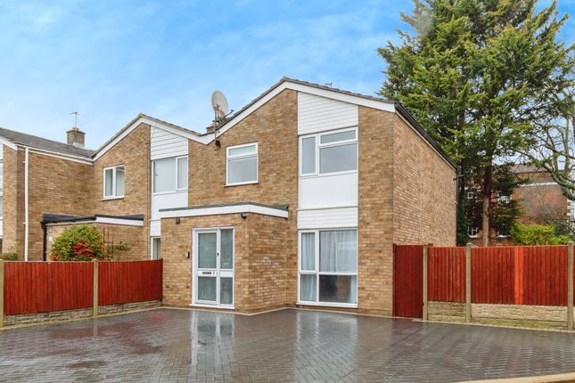 3 bed property, in The Gardens, £535,000