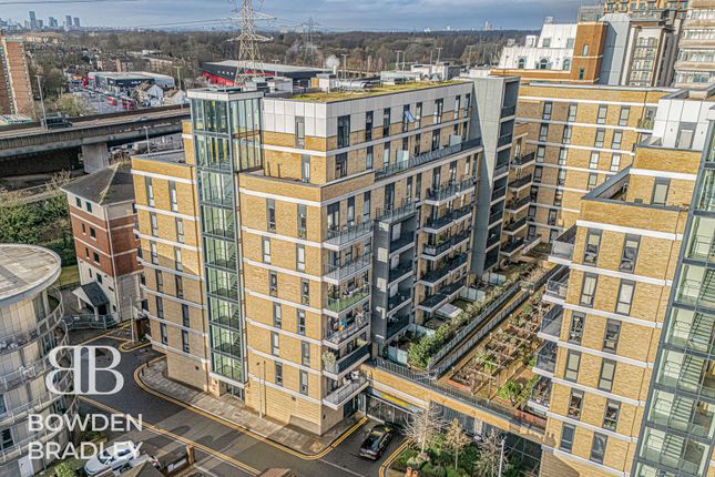 1 bed property, in Roden Street, £260,000