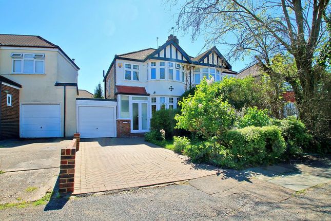 3 bed property, in Walton Drive, £650,000