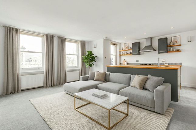 1 bed property, in Redcliffe Gardens, £550,000