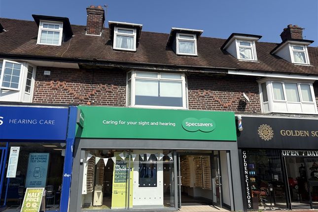 2 bed property, in Stratford Road, £79,000