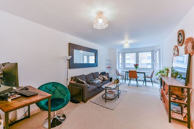 1 bed property, in Crawford Street, £475,000