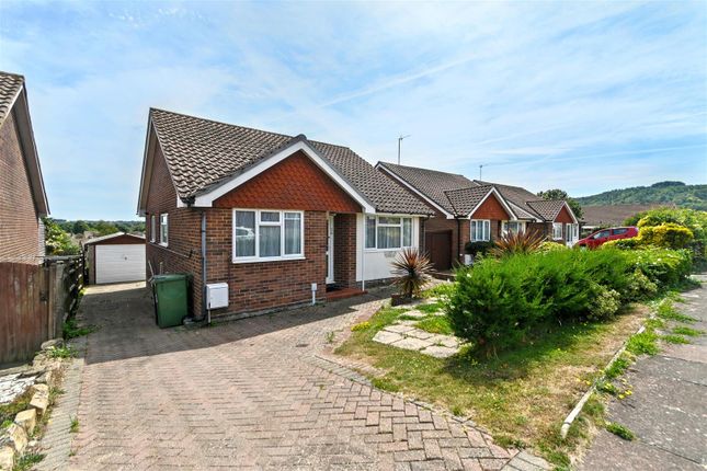 2 bed property, in Dene Drive, £350,000