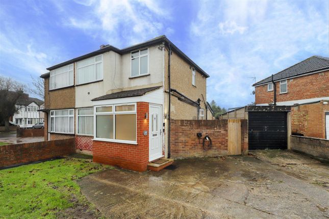 2 bed property, in Leamington Place, £500,000