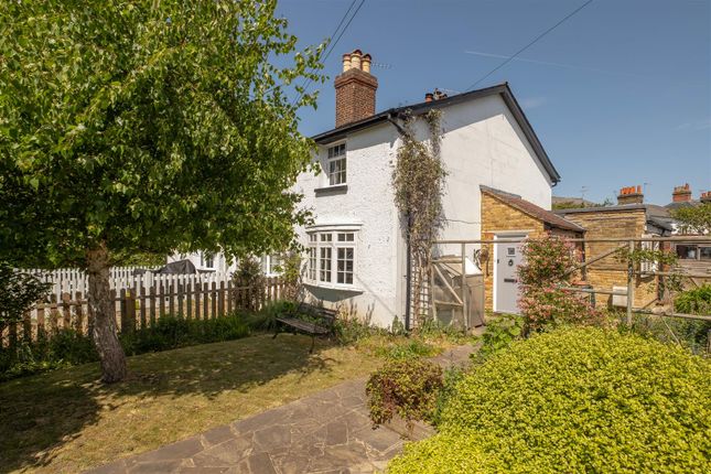 3 bed property, in Rushett Close, £645,000