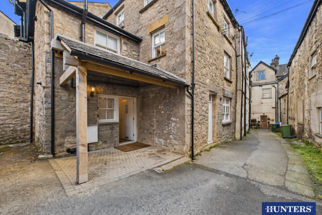 3 bed property, in Gillinggate, £310,000