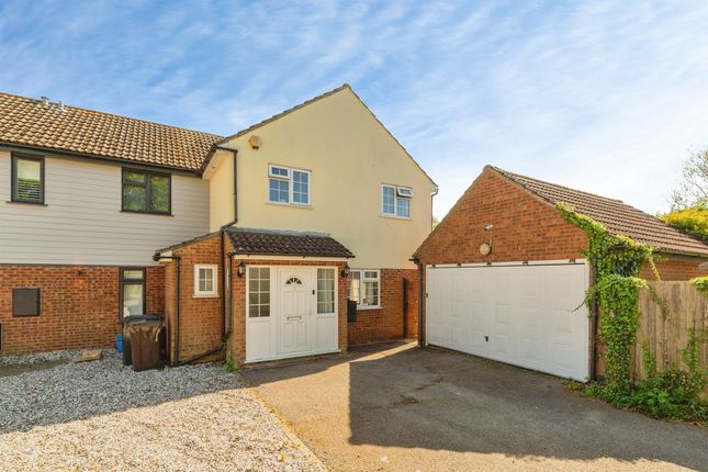 4 bed property, in Brick Kiln Road, £575,000
