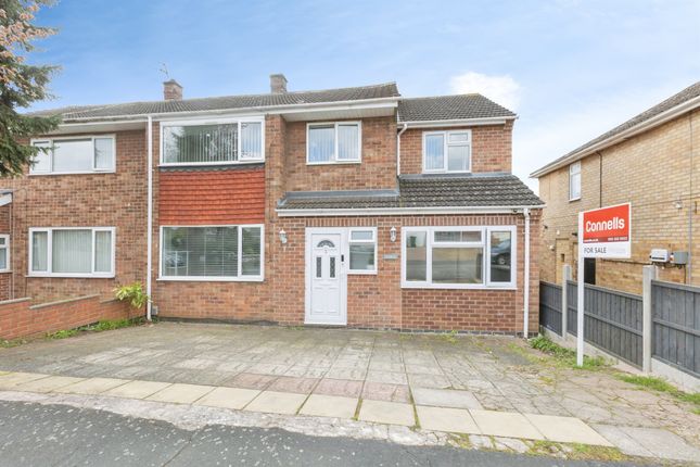 4 bed property, in Dovedale Road, £350,000