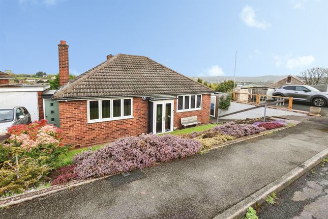 3 bed property, in Holcroft Road, £320,000