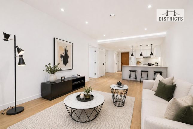 1 bed property, in Hampton Tower, £600,000