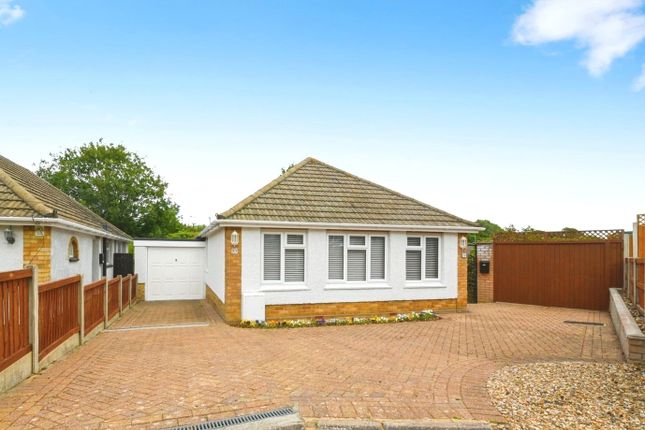 2 bed property, in Craigfield Avenue, £325,000