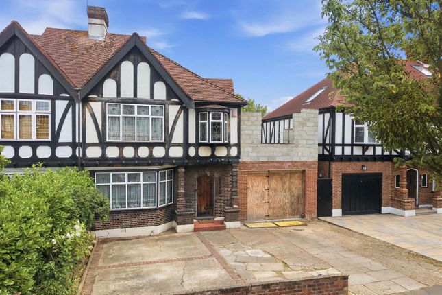 4 bed property, in Malvern Drive, £1,150,000